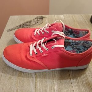 Vans low tops Coral color shoes women's size 9.5 sneakers tennis shoes